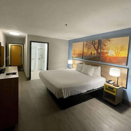 Days Inn By Wyndham Shawnee Εξωτερικό φωτογραφία