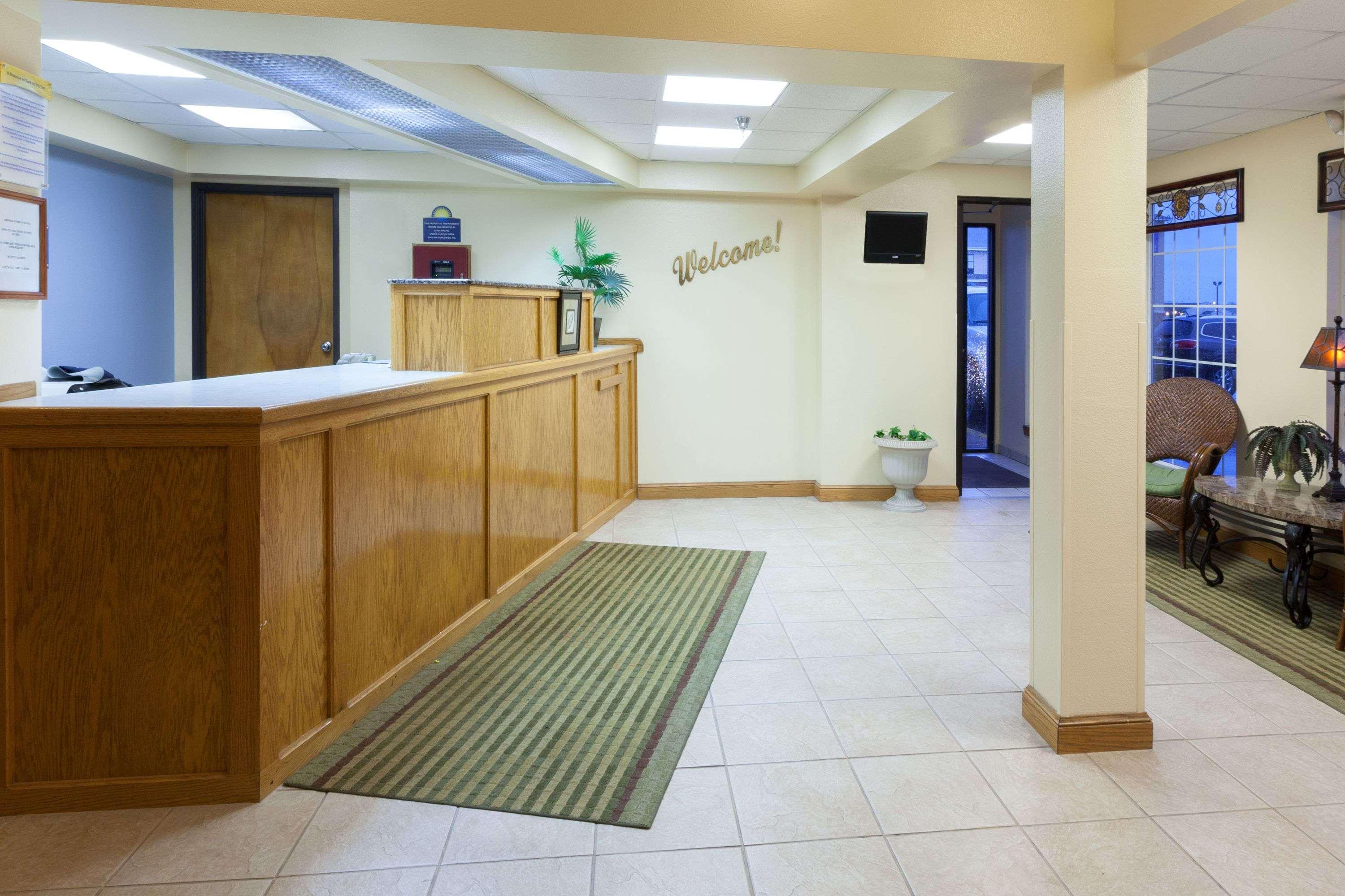 Days Inn By Wyndham Shawnee Εξωτερικό φωτογραφία